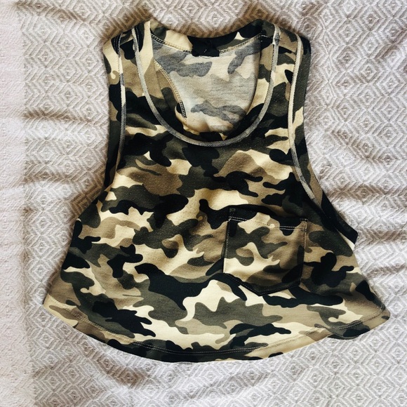 NUDE Tops - Crop top